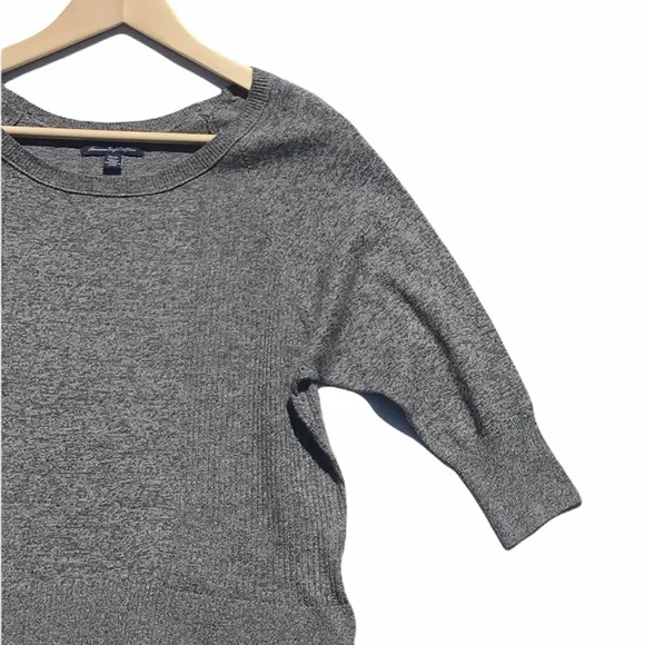 3/$25🍾🍾American Eagle Light Weight Gray 3/4 Sleeve Sweater - Picture 5 of 8